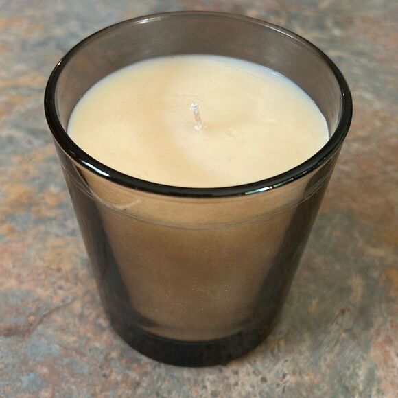 ARHAUS Sandalwood Leaf and Tobacco Candle 11 oz NEW - Picture 1 of 4